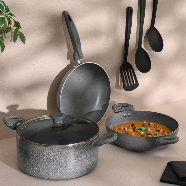 Carbon Steel Frying Pan | Fast & Even Heating | Naturally Non-Stick When Seasoned | Durable Cookware - Image 2